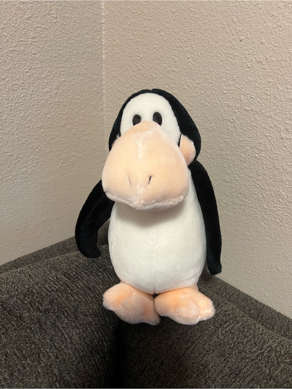 Vintage 1984 DAKIN Washington Post Plush Large Stuffed Toy Animal Penguin Bowtie
